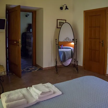Bed & Breakfast Vico Mitreo 2 *